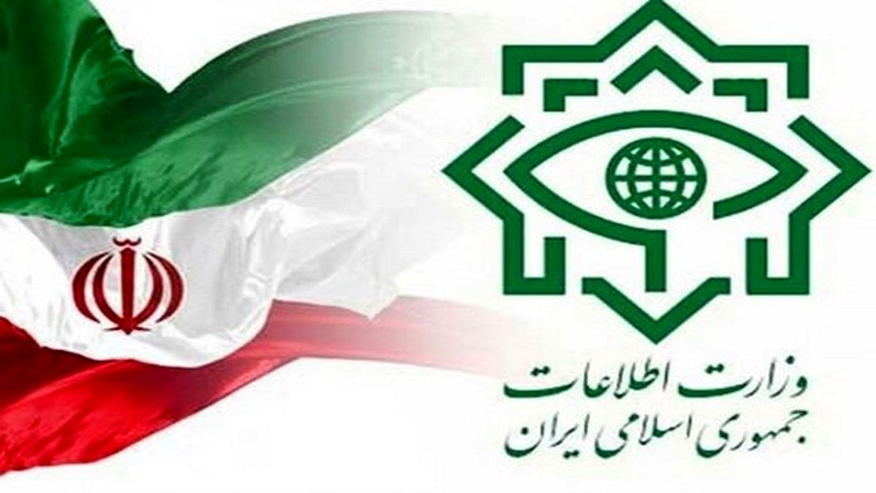 کشف انبار لاستیک‌های دولتی و ورق‌های فولادی توسط وزارت اطلاعات