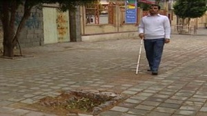 معابر نامناسب سنگ جلوی پای نابینایان