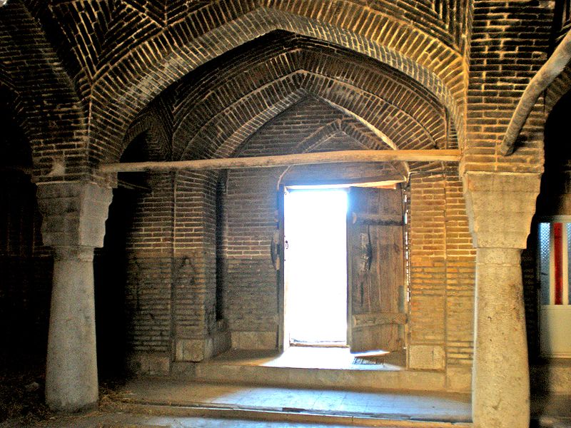 مروری بر دورههای مختلف معماری ایرانی در یکی از مساجد بروجرد مروری بر دورههای مختلف معماری ایرانی در یکی از مساجد بروجرد