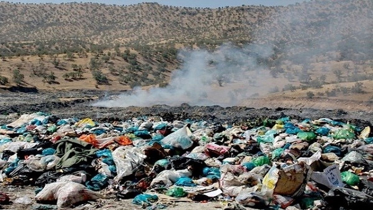 محیط زیست بوشهر از ۶ شهرداری به علت مشکلات دفن پسماند شکایت کرد