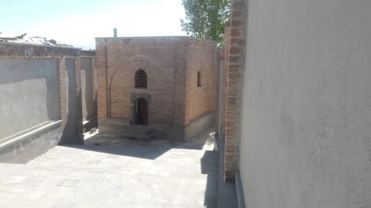 اتمام مرمت و ساماندهی مقبره تاریخی شیخ حسین علویق ورزقان