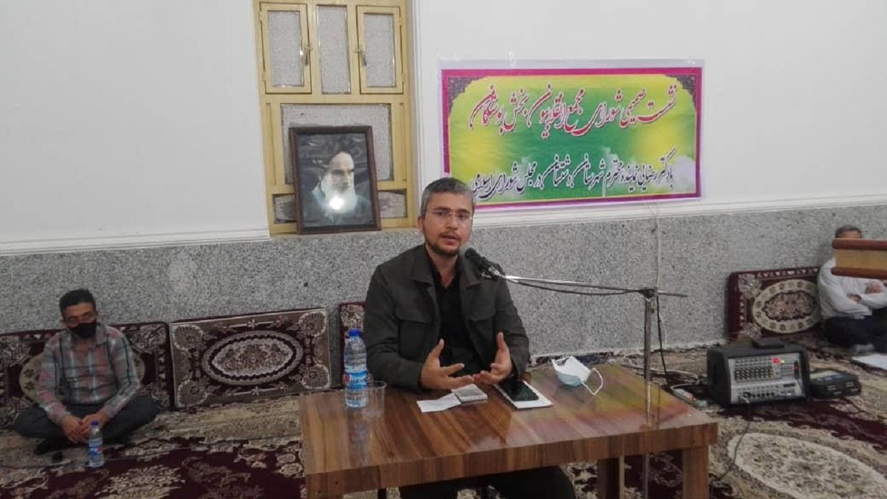 بنای مجلس کمک به دولت برای خدمتگزاری به مردم است