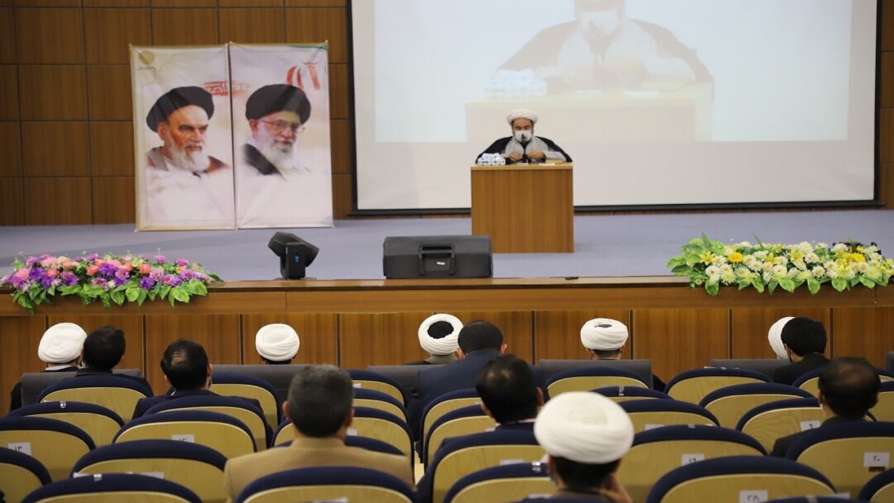 حلقه مفقوده بین دانشگاه و جامعه را باید شناسایی کرد