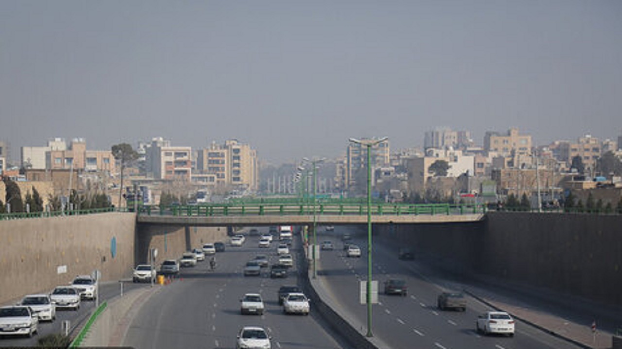 تداوم سکون جوی و انباشت آلاینده‌ها در مناطق مرکزی اصفهان