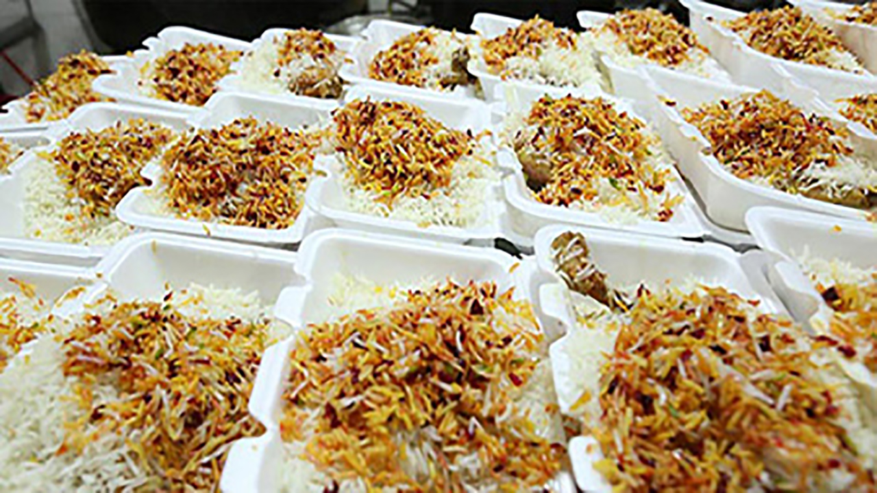 تهیه غذای نذری در بندرعباس + تصاویر