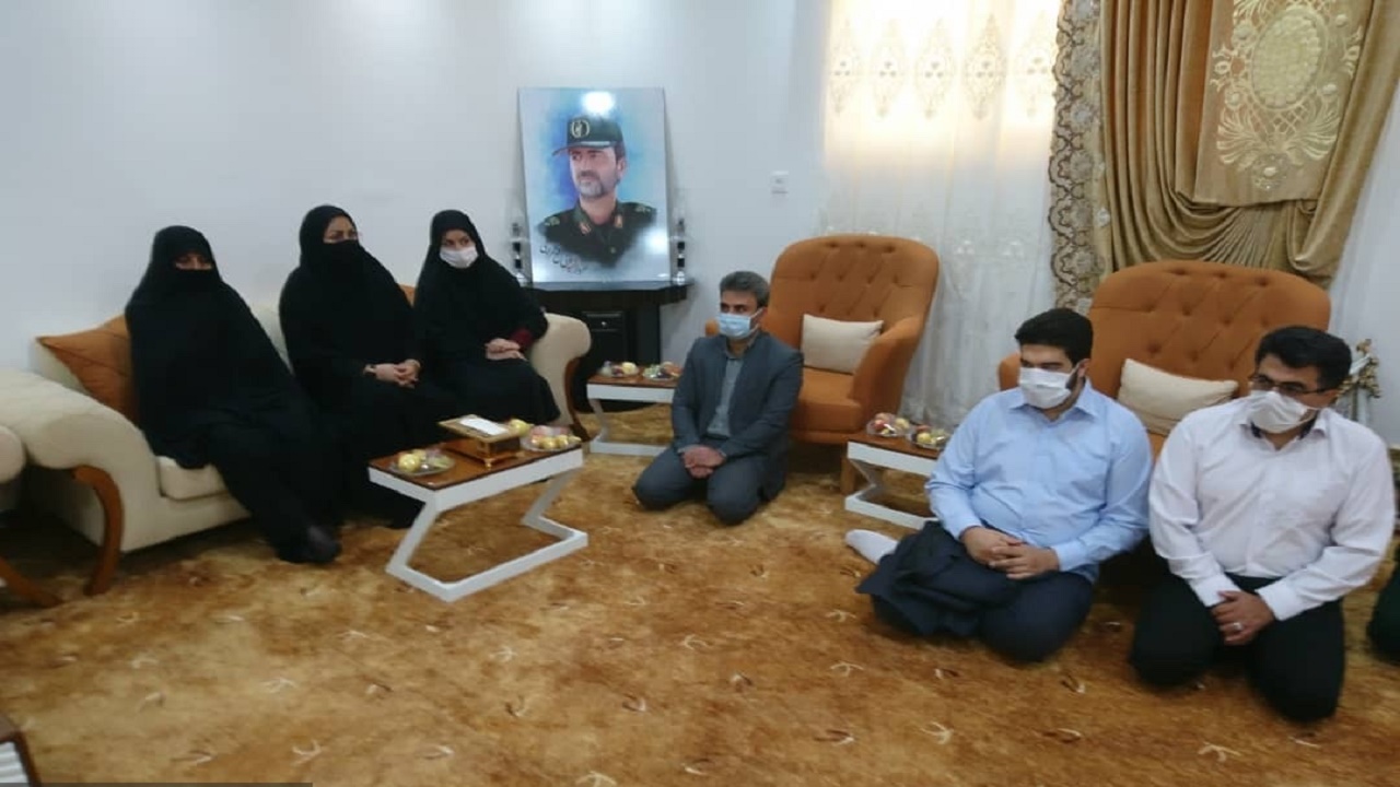دیدار با خانواده شهید وحدت در ایرانشهر