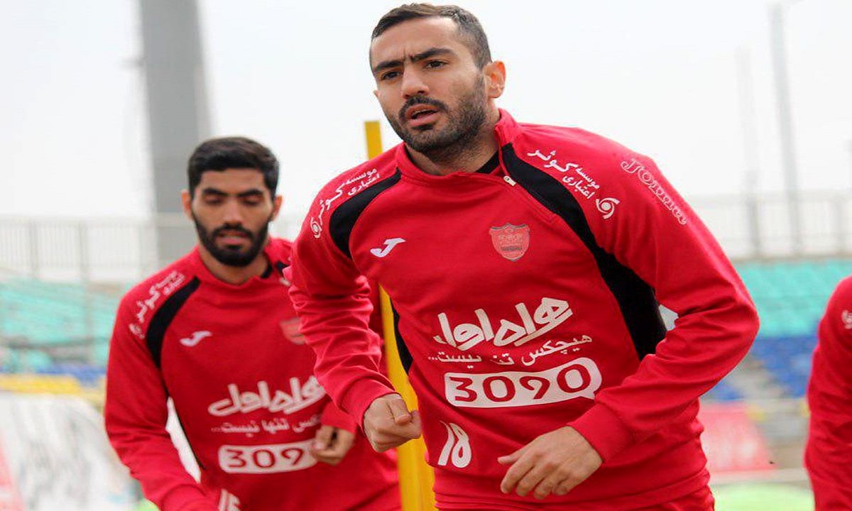 حضور ۲ بازیکن پرسپولیس در ساختمان باشگاه