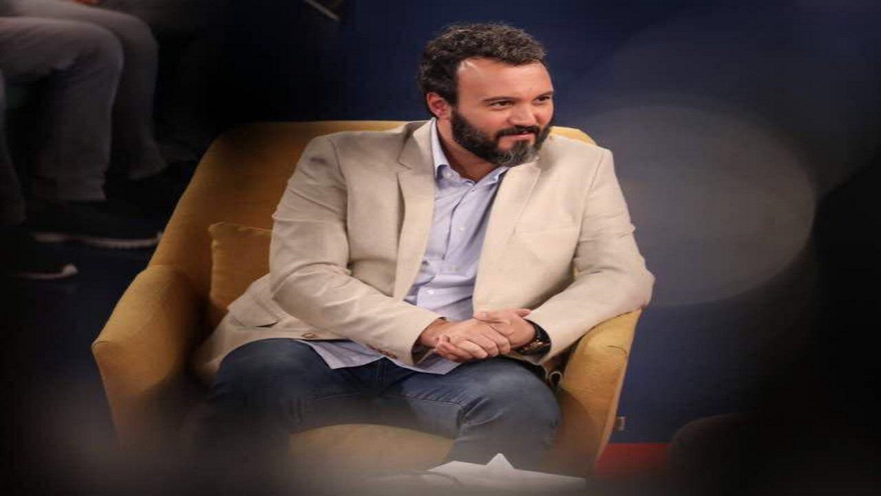 کامبیز دیرباز در نقش یک شهید