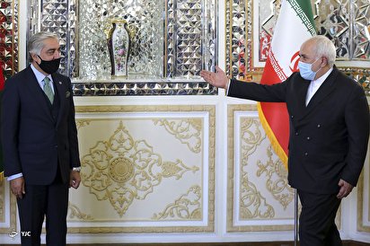 دیدار رئیس شورای عالی مصالحه افغانستان با محمد جواد ظریف
