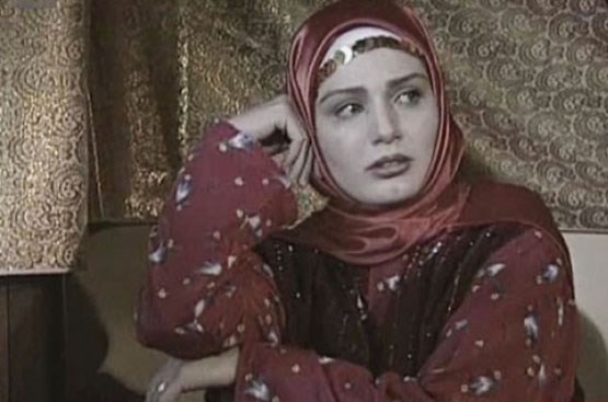 آرایش غلیظ و لاک قرمز شرط بازی در فیلم&zwnj;های سینمایی/ پیشنهاد کار بیشتر با گرفتن طلاق/ مسئولان فرهنگی خواب هستند یا بیدار؟