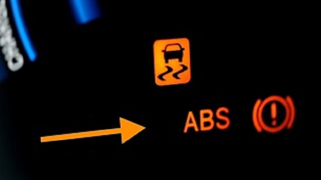 ترمز ABS (ضد قفل) چیست و عملکرد آن چگونه است؟