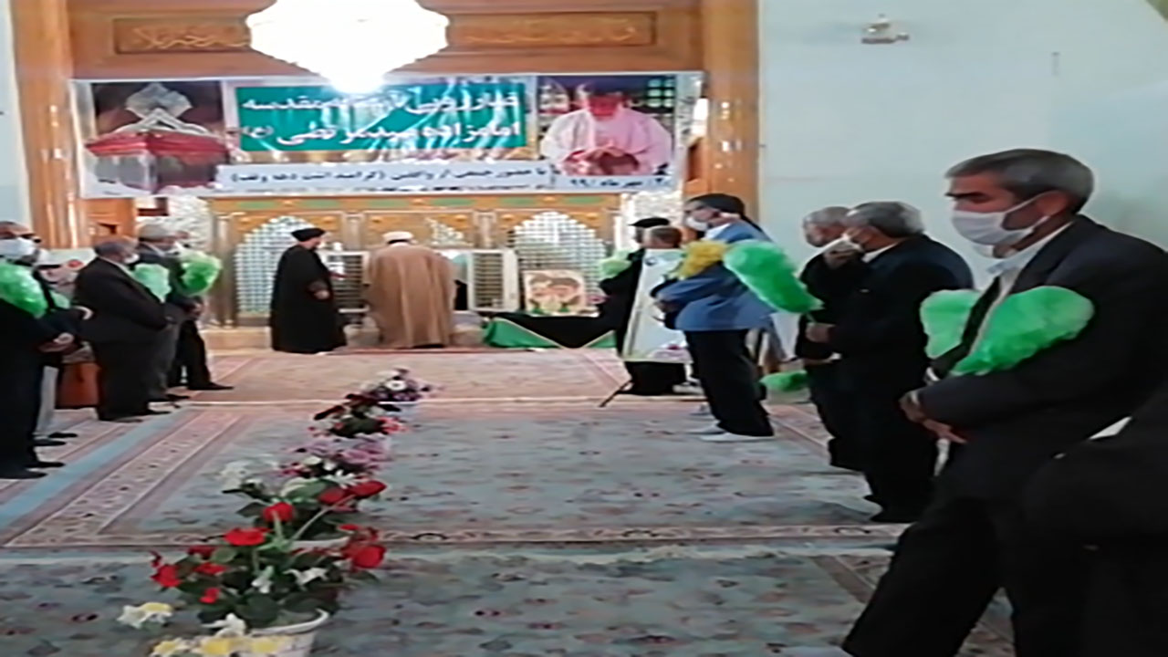 غبارروبی آستان مقدس امامزاده سید مرتضی(ع) در کاشمر + فیلم