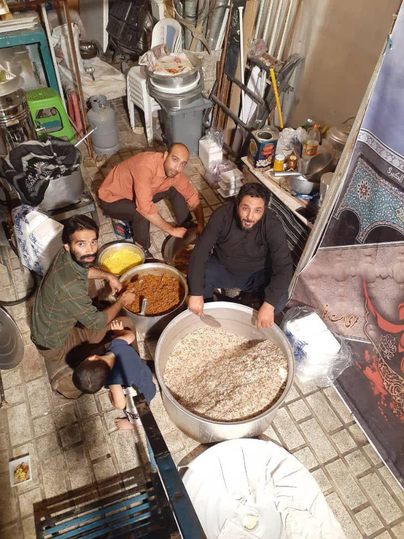 تصاویری از شهید محمدی در مراسم عزاداری امام حسین