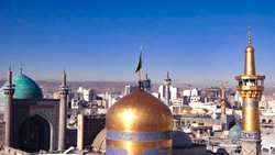برگزاری آیین تعویض پرچم گنبد منور رضوی + فیلم