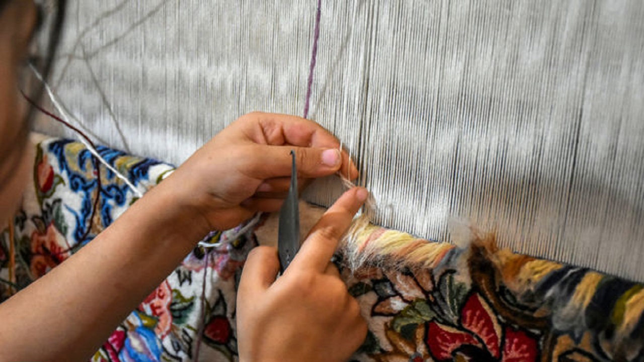 صدور ۷۳ مجوز مشاغل خانگی صنایع‌دستی در استان سمنان
