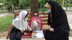 معلمی که با تخت متحرک به مدرسه می‌رفت! + فیلم