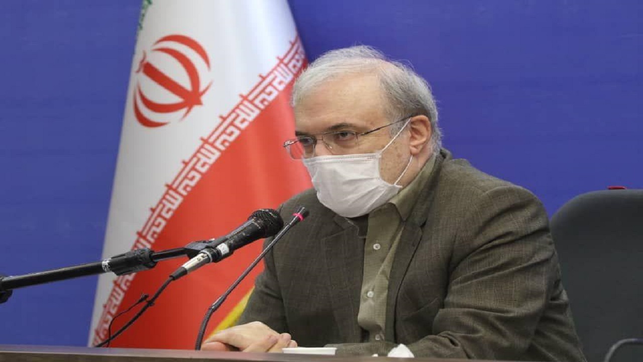 درد و دل‌های وزیر بهداشت در ارومیه/چقدر من و همکارانم باید التماس کنیم؟/تهران منبع ویروس است، اما یک اتوبوس هم اضافه نشد