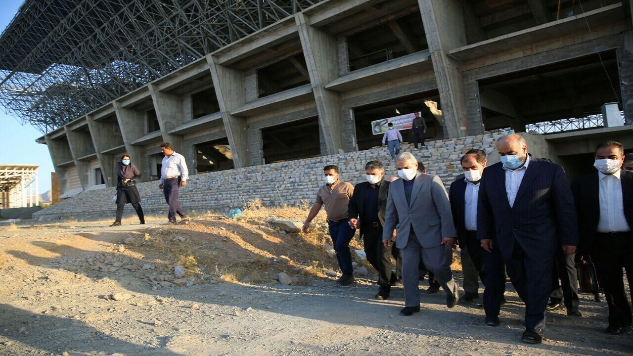 مشکلات تامین اعتبار ساخت ورزشگاه ۶ هزار نفری کرمانشاه را حل می‌کنیم