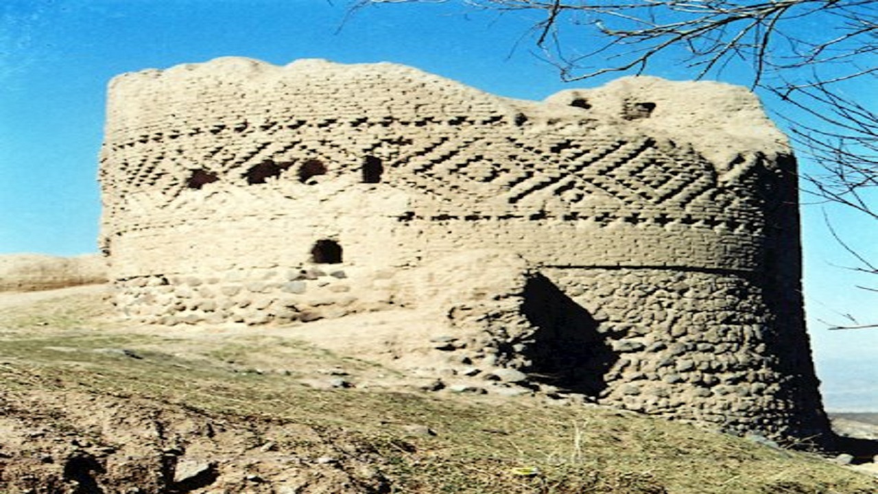 اختصاص ۱۰ میلیارد ریال برای ساماندهی بزرگترین قلعه خشتی شمالغرب کشور در مشگین شهر