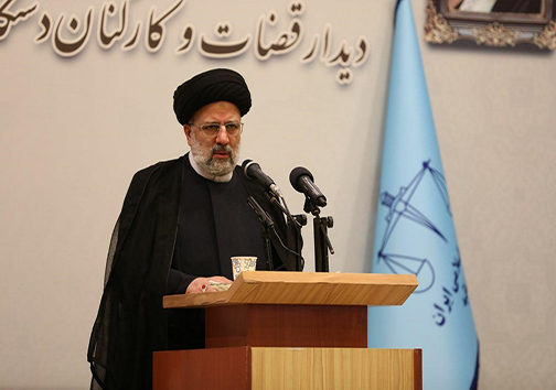 زخمِ کاری کرونا بر صنعت هتلداری نصف جهان/ چریک تمام عیار از نگاه سردار سلیمانی/ چگونه با کرونا زندگی کنیم؟