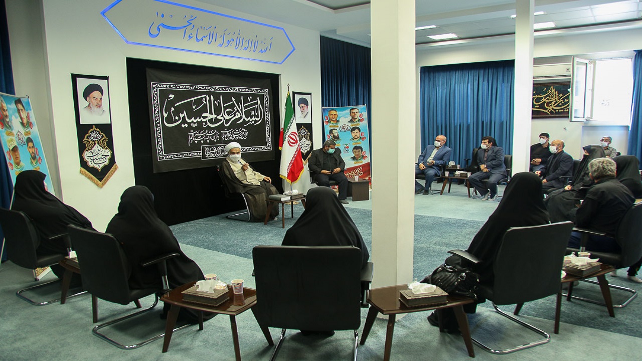 ایستادگی و مقاومت ملت ایران چشم امید همه دنیا