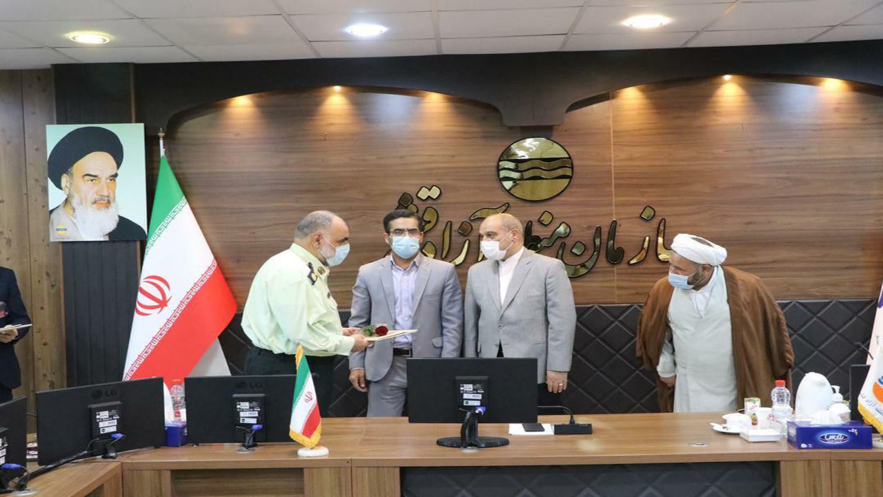 مراسم تجلیل از نیرو‌های انتظامی و دریابانی شهرستان قشم + تصاویر