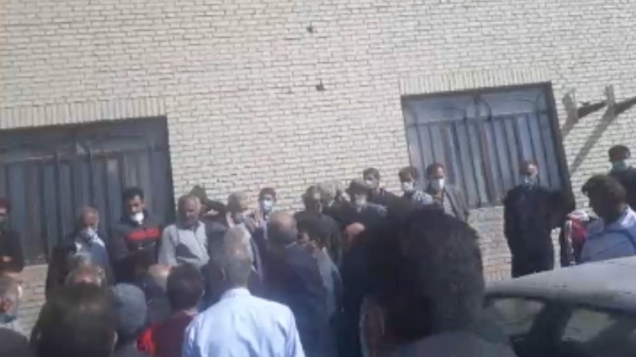 مشکلات کشاورزان منطقه فولادلو اردبیل برای دریافت گندم بذری + فیلم