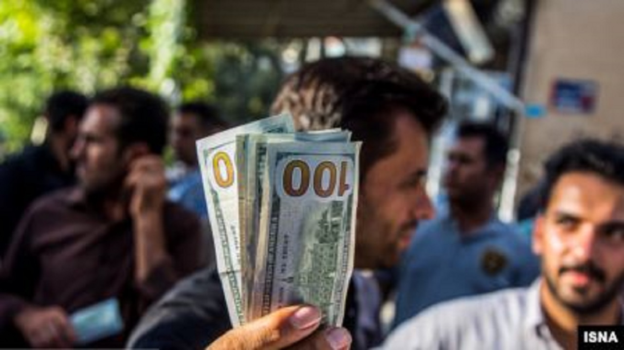 رونق بازار غیررسمی نتیجه عدم تامین ارز توسط بانک مرکزی