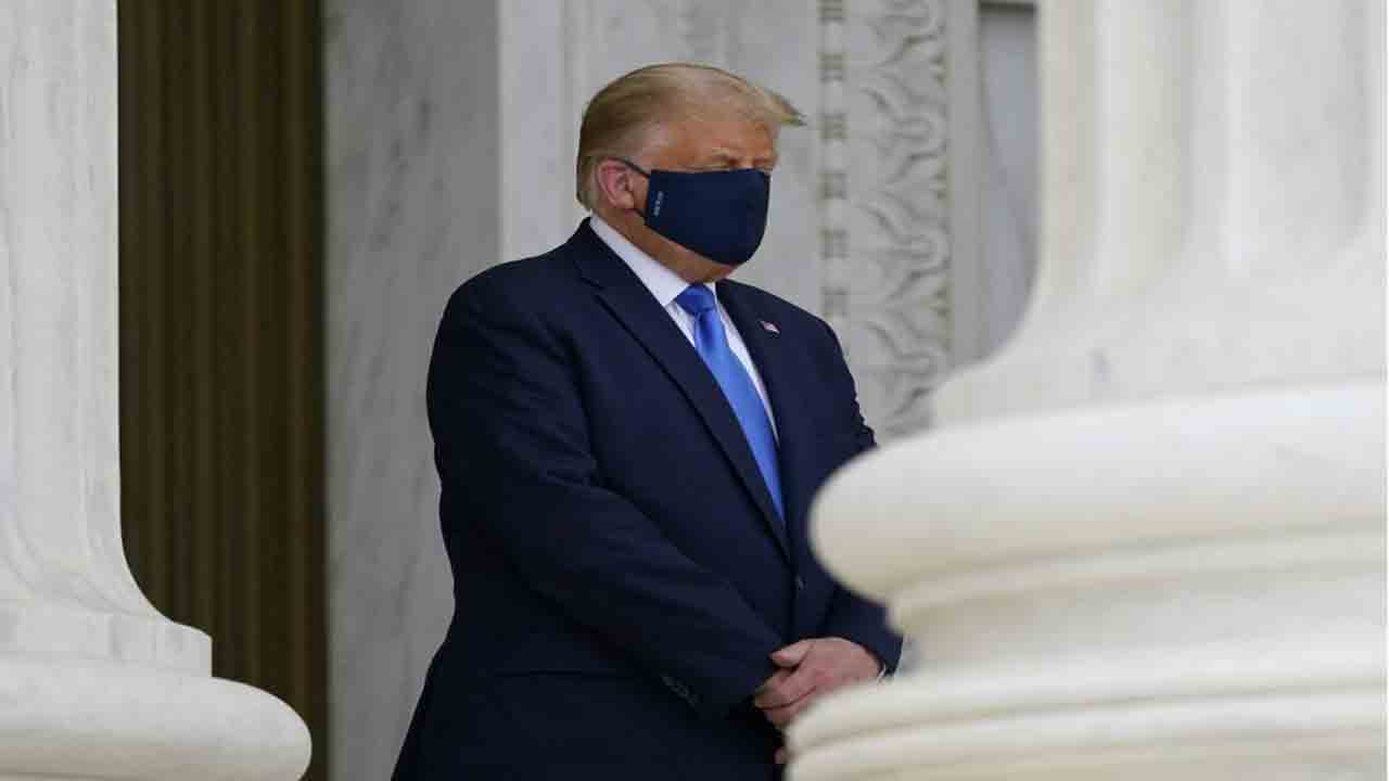 هو شدن ترامپ و همسرش در مراسم ادای احترام به قاضی فقید دیوان عالی آمریکا + فیلم