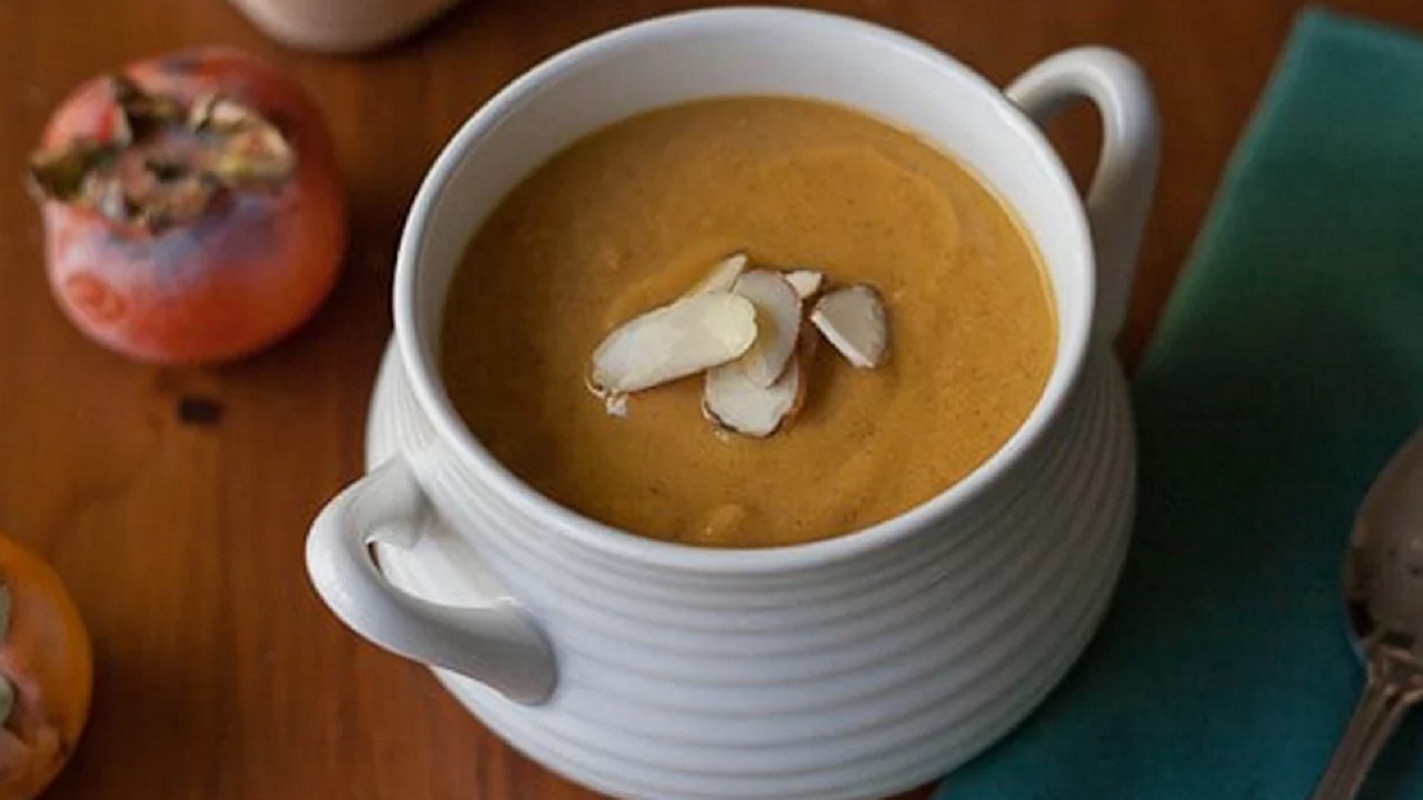 طرز تهیه سوپ خرمالو؛ پیش‌غذای خوشمزه پاییزی