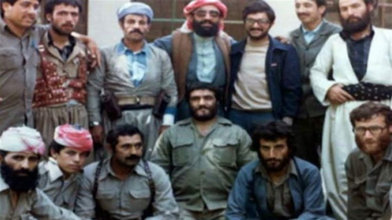 ماجرای محاصره باشگاه افسران سنندج از سوی ۲۰۰۰ منافق/ شهیدان بروجردی و صیادشیرازی چگونه شهر را آزاد کردند؟
