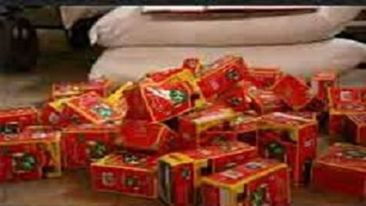 کشف انبار دپوی چای قاچاق دربانه