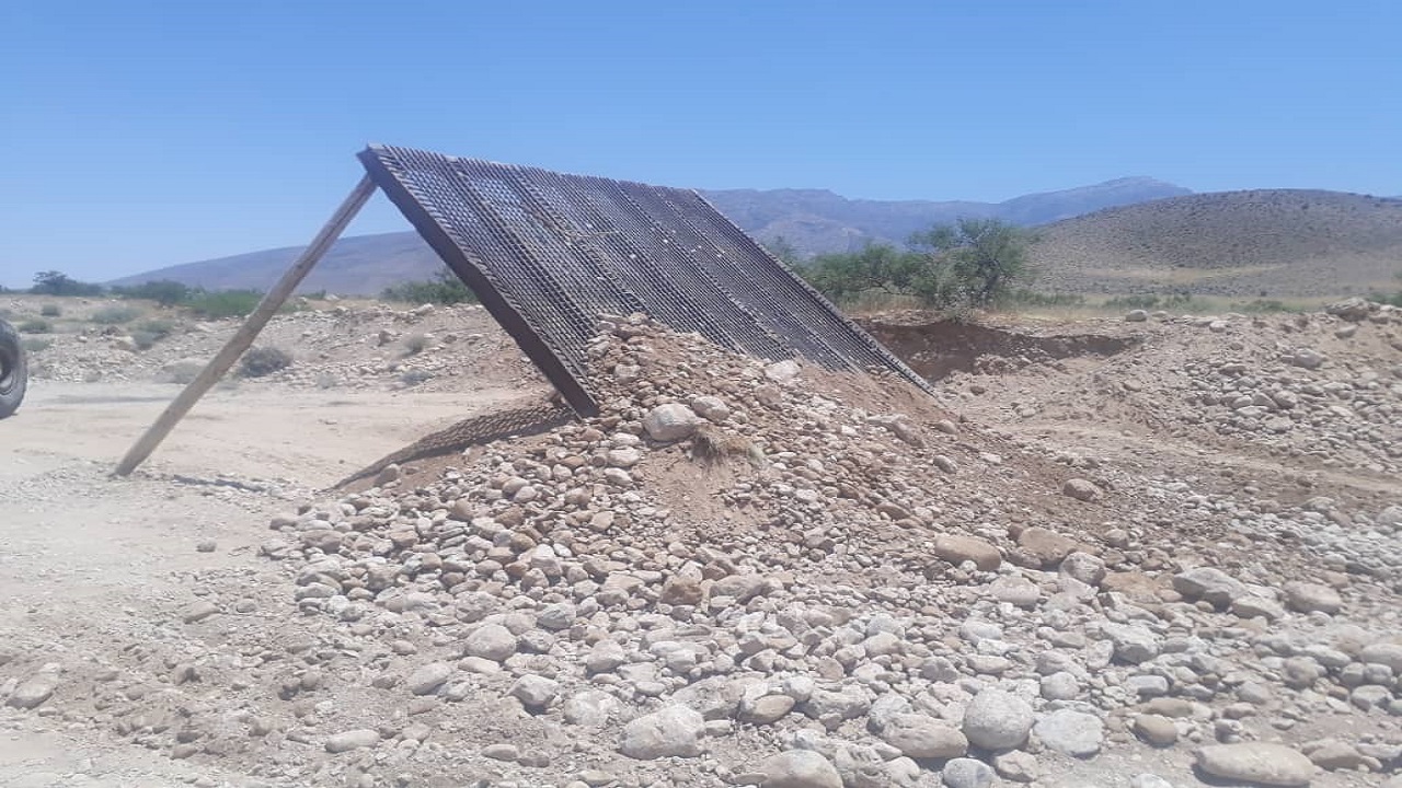 توقیف ماشین آلات شن‌شوئی متخلف دررودخانه استای مشهدریزه