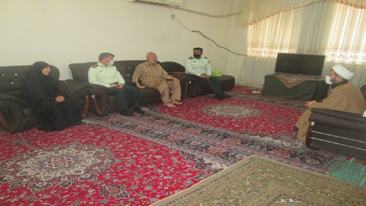 دیدار وسرکشی از خانواده معظم و معزز شهداء یک تکلیف است