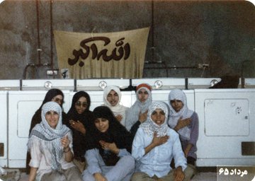 آیا بیان روابط عاشقانه شهدا با همسرانشان بد است ؟/ بیان مسائل در حدی باشد که به شخصیت شهید آسیب وارد نشود