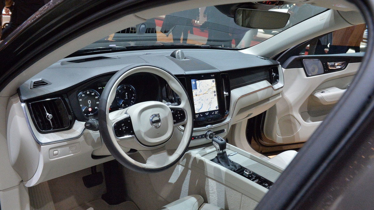 مقایسه نیسان مورانو با ولوو XC60 + مشخصات فنی