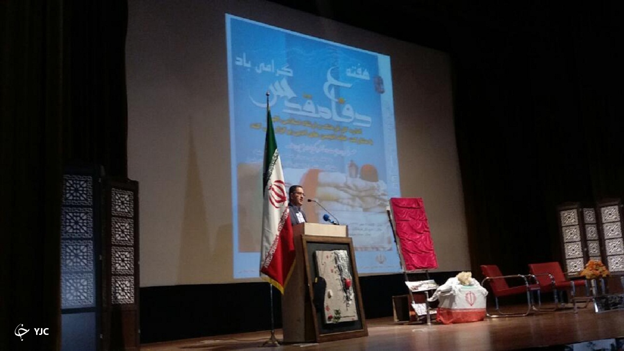 هدیه هنرمندان البرز به آیندگان/ شعر و کتاب‌هایی که از دفاع مقدس می‌گوید
