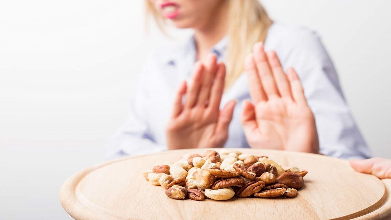 دختری با بیماری عجیب که غذا را از طریق قلبش می‌خورد + تصاویر