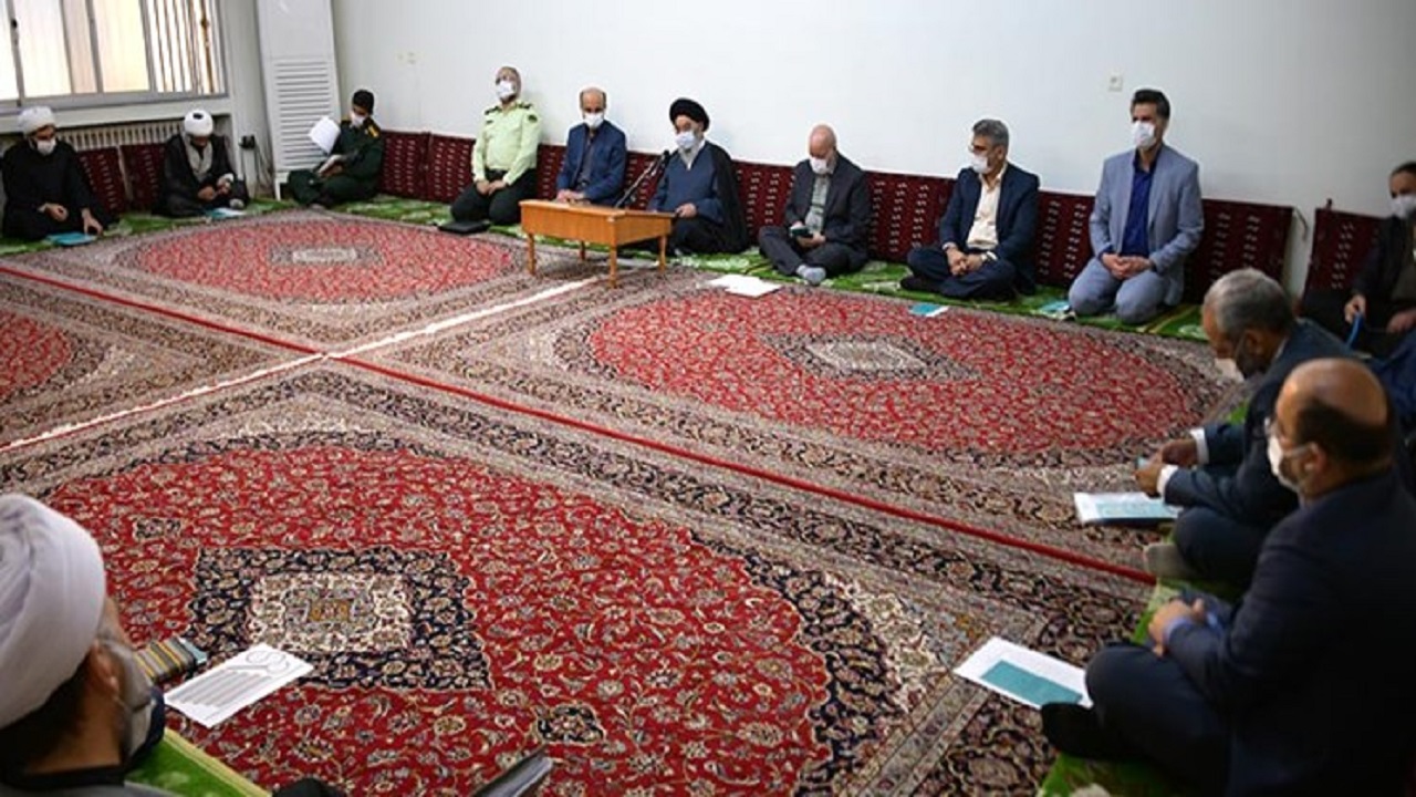 در شرع مقدس اسلامی سرک کشیدن در زندگی خصوصی افراد جایز نیست