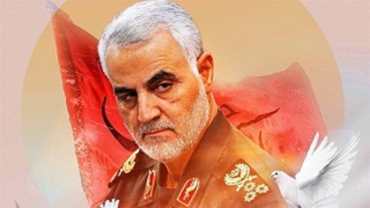 ابراز احساسات پیرمرد عراقی به تصویر حاج قاسم در پیاده روی اربعین