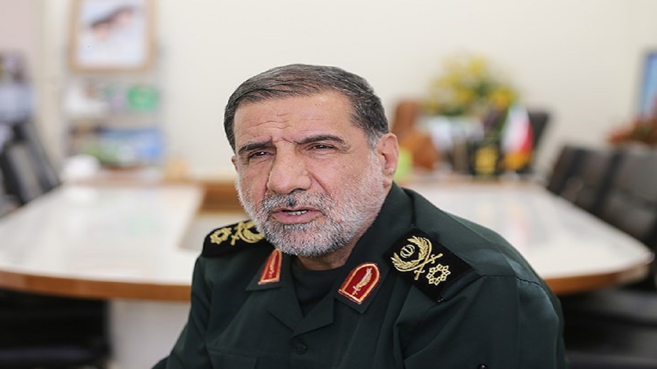 نبرد بین حق و باطل همواره وجود دارد