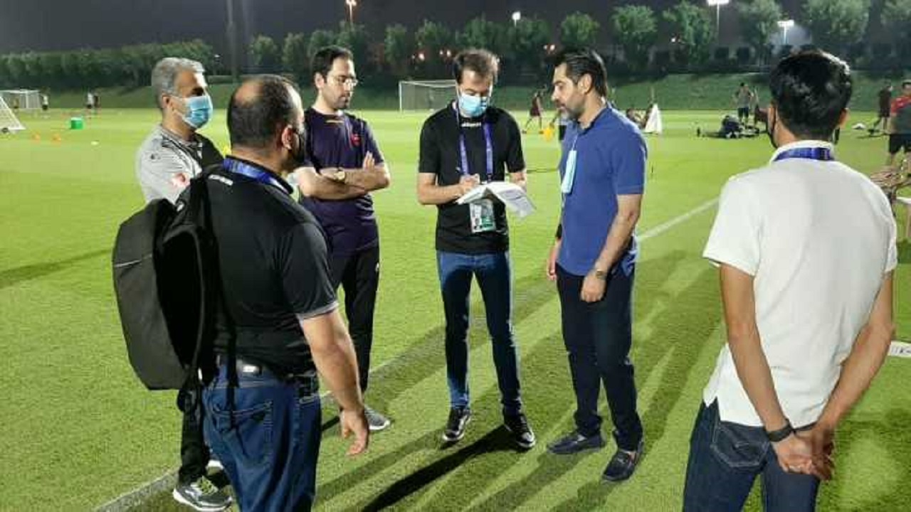 ناظر دیدار پرسپولیس و پاختاکور و نماینده کنفدراسیون آسیا در محل تمرین پرسپولیس