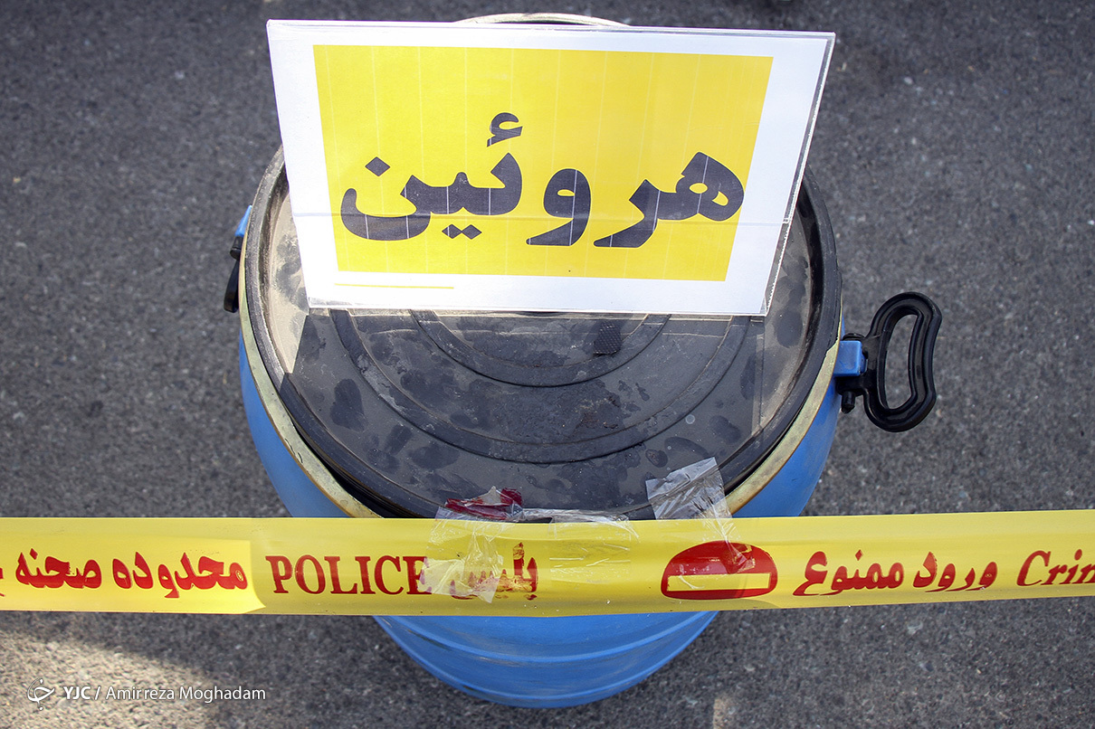 کشف ۲ کیلو و ۹۹۰ گرم هروئین در اسدآباد