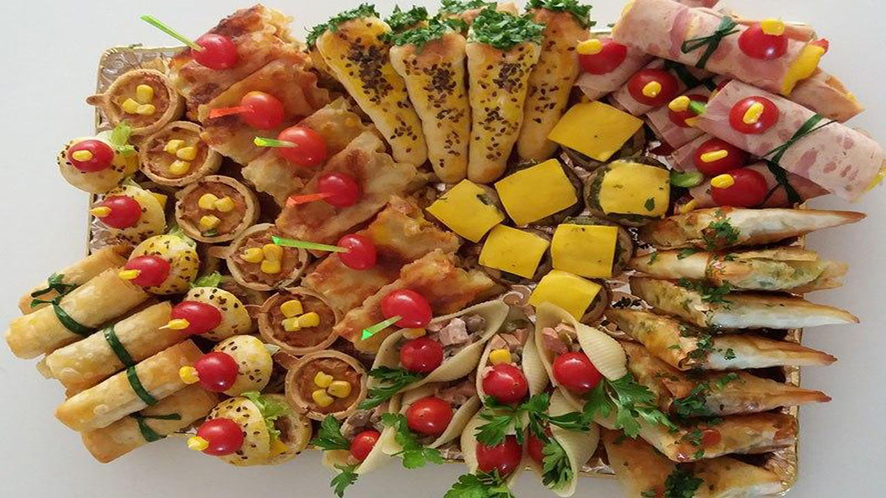 طرز تهیه فینگر فود گوشت و نان پیتا
