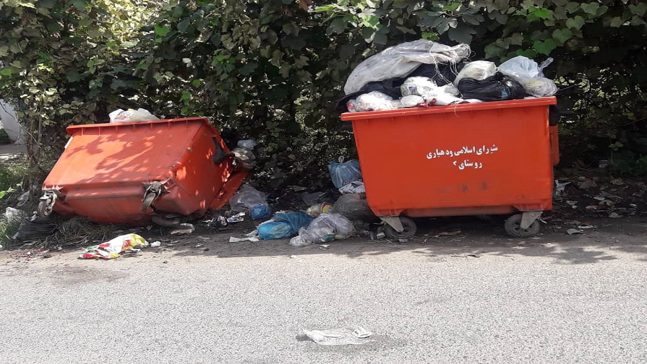 سطل‌های پر از زباله در روستای «پسیخان» + فیلم