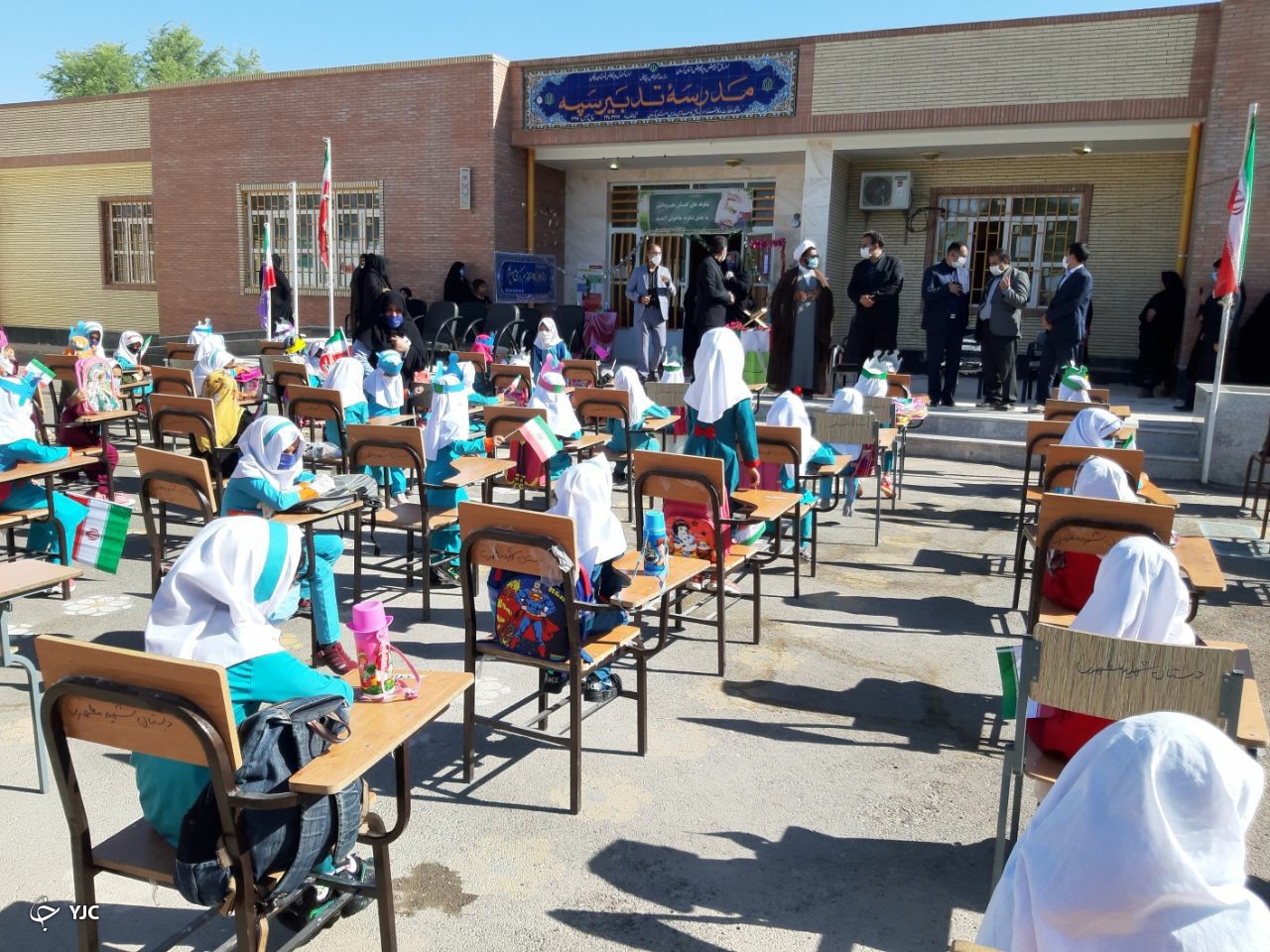 ساخت مدارس استاندار در ریگان 