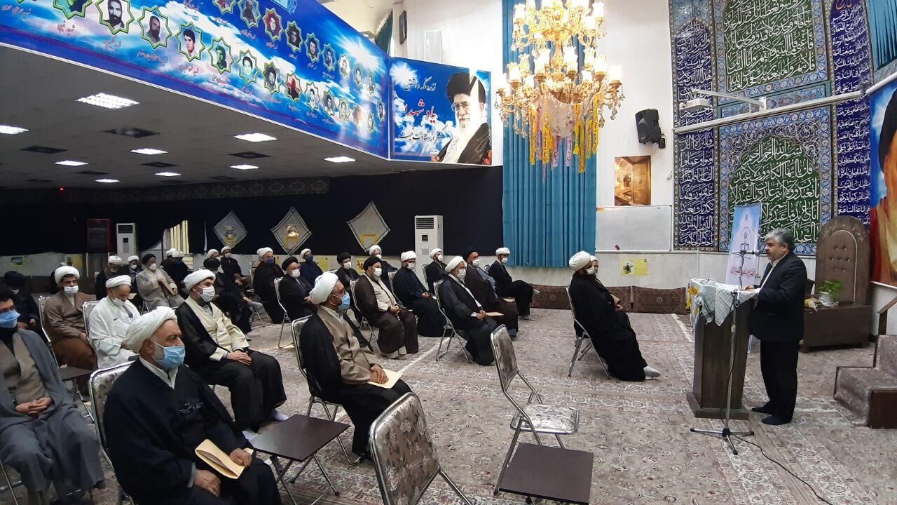 می توان از نقش ائمه جماعات در کاهش  پرونده های قضایی کمک گرفت