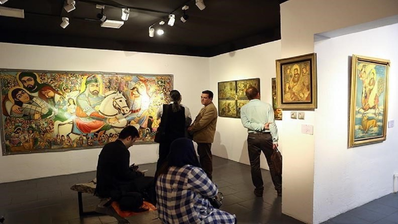 مخمصه گروهی از هنرمندان در گالری شلمان/ هنرمندان جوانی که «هم شکل» به گالری سو می آیند