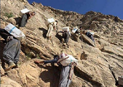 تکلیف کوله بران مناطق مرزی به کجا می رسد؟/آیا سفره نان کوله بران پر برکت می شود؟