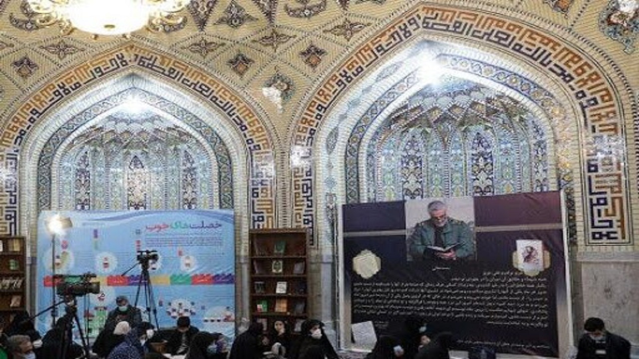اهدای بیش از ۵ هزار جلد کتاب به زائران امام رضا(ع) در طرح "رواق کتاب"